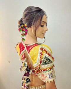 jhalak premium handmade multicolor pom pom paranda bun latkan