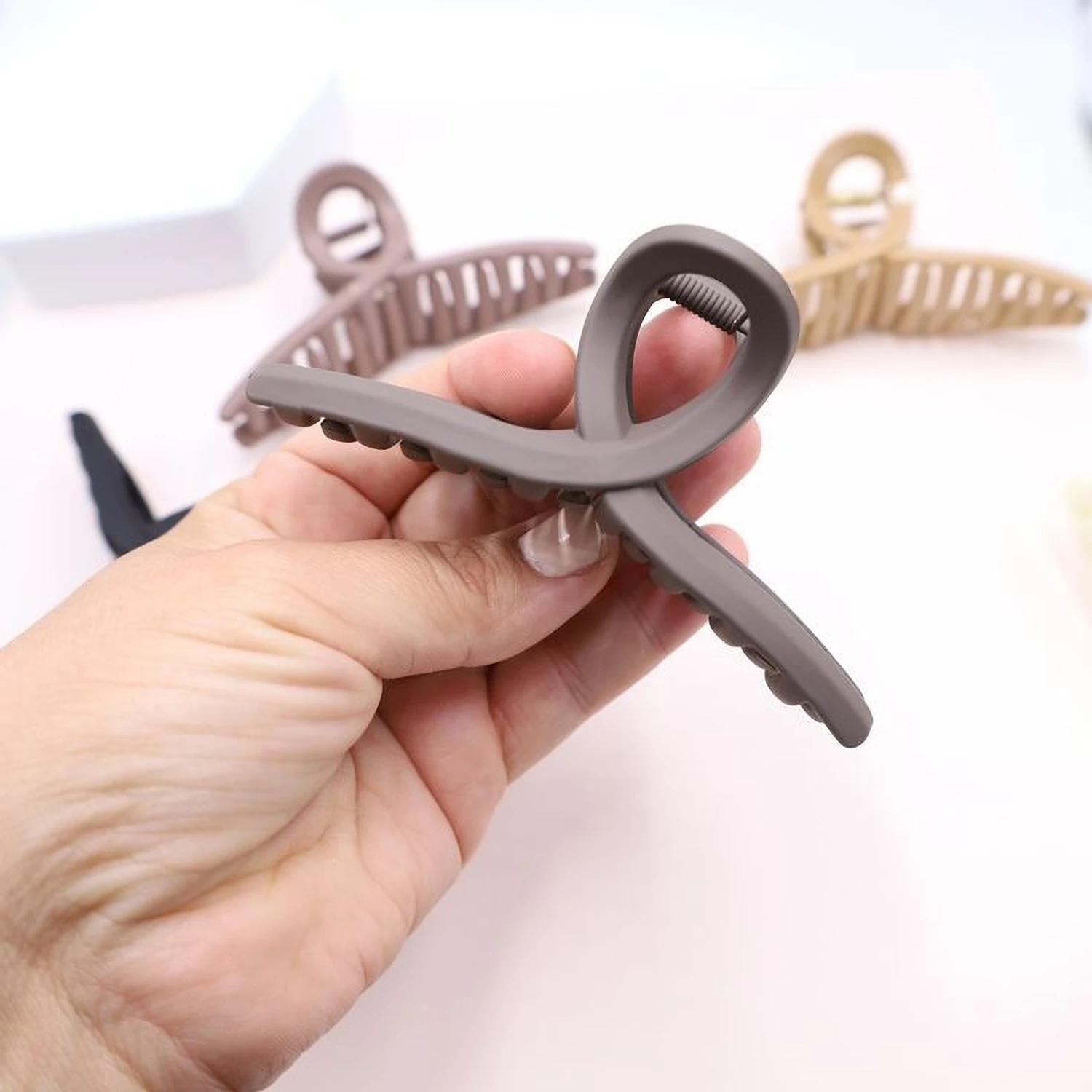 large matte hair claw clip (3.5 inch) – strong hold non slip french design hair accessories for thick & thin hair
